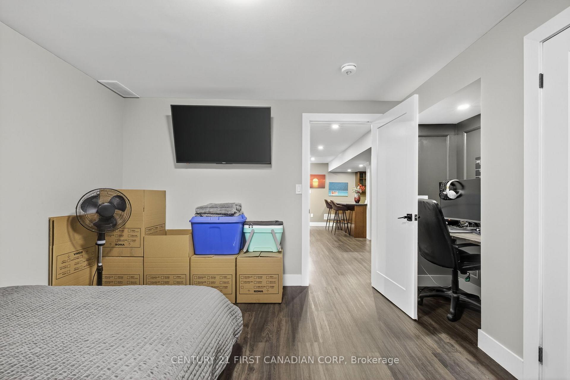 Photo 33 of 703 Zaifman Circle, London, North B — HOMEH