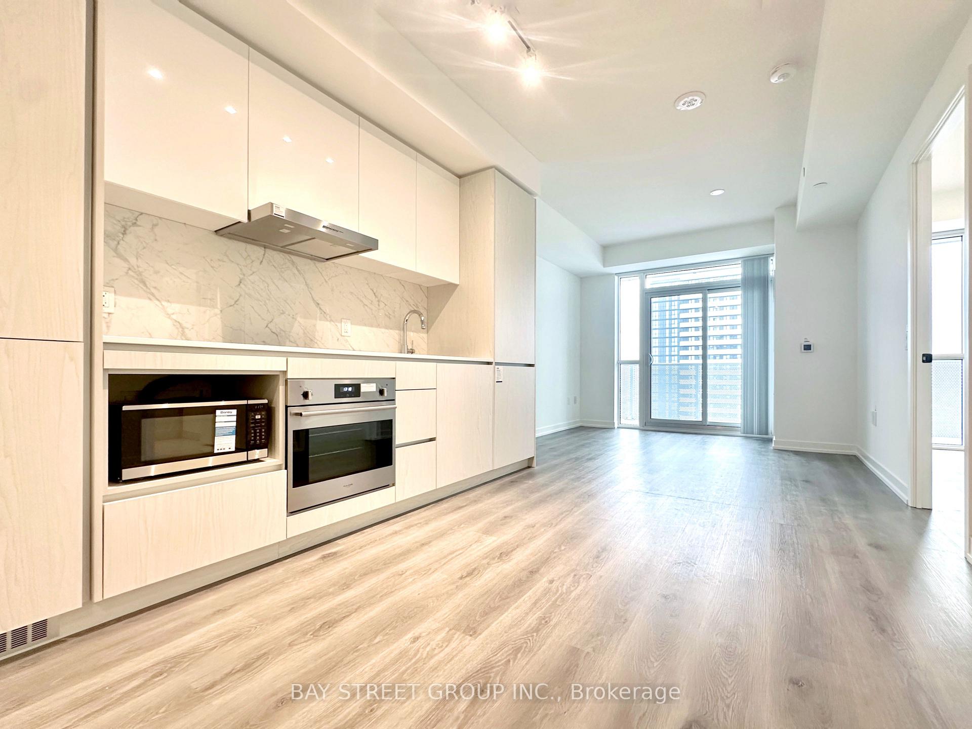 Photo 3 of Unit 4102, 28 Interchange Way, Vaughan, Vaughan Corporate Centre — HOMEH