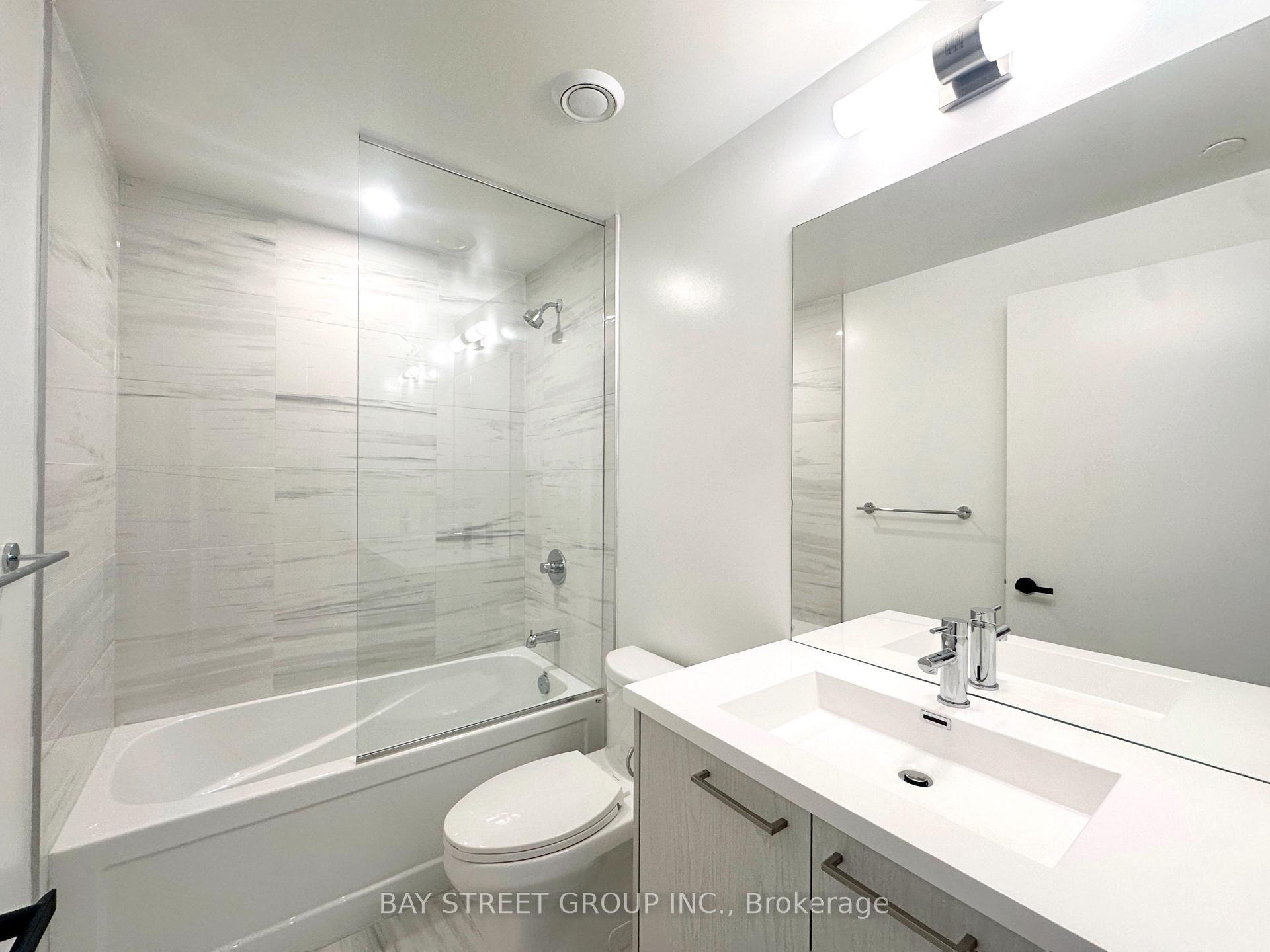 Photo 8 of Unit 4102, 28 Interchange Way, Vaughan, Vaughan Corporate Centre — HOMEH