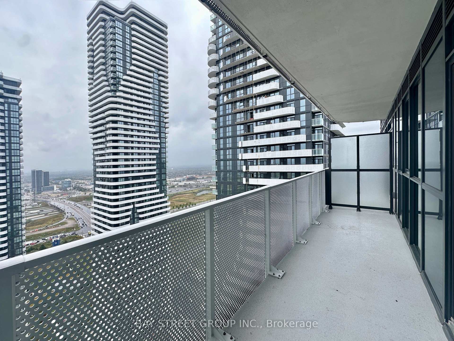 Photo 18 of Unit 4102, 28 Interchange Way, Vaughan, Vaughan Corporate Centre — HOMEH