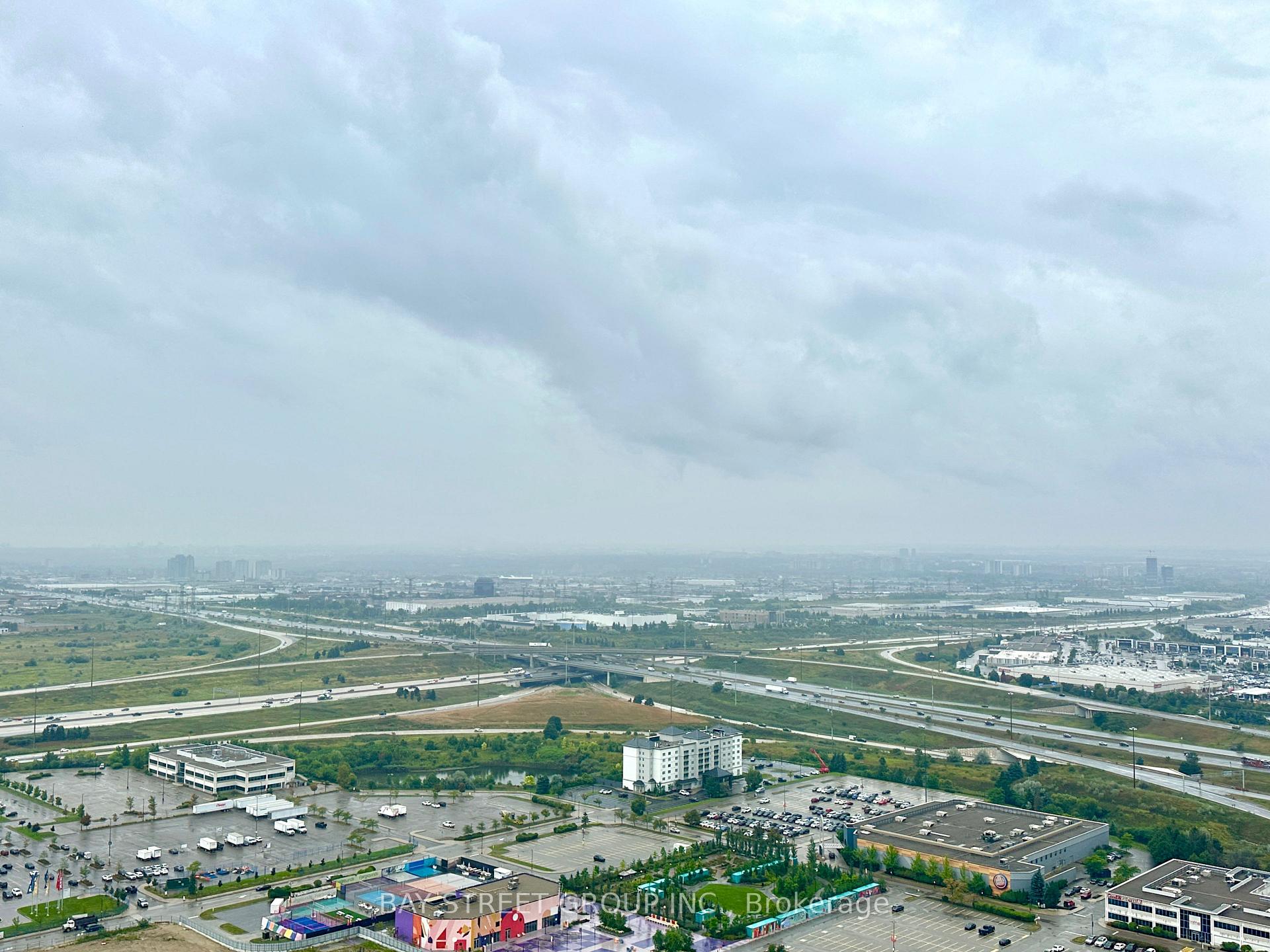 Photo 20 of Unit 4102, 28 Interchange Way, Vaughan, Vaughan Corporate Centre — HOMEH