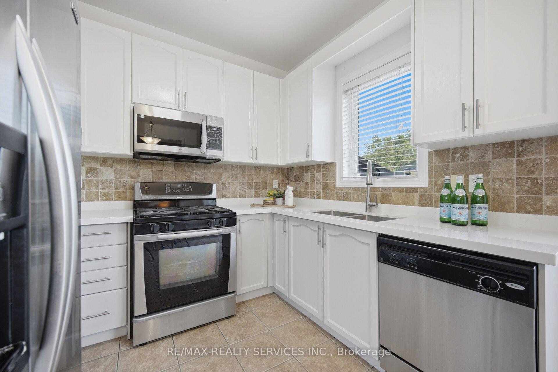 Photo 16 of 157 Father Tobin Road, Brampton, Sandringham-Wellington — HOMEH
