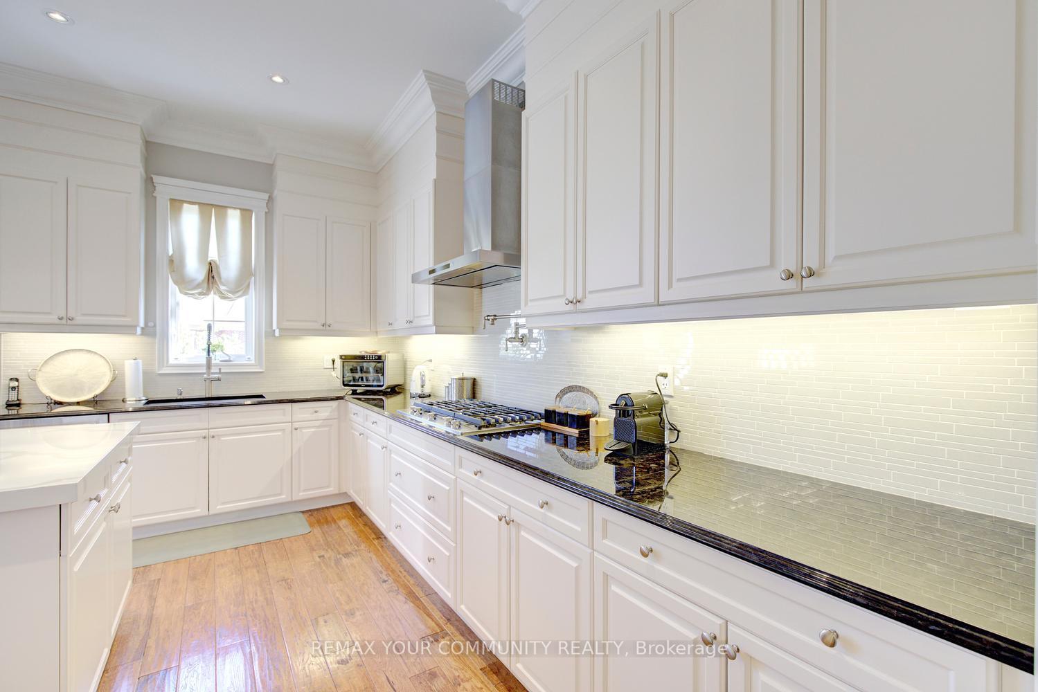 Photo 18 of 75 Baldry Avenue, Vaughan, Patterson — HOMEH
