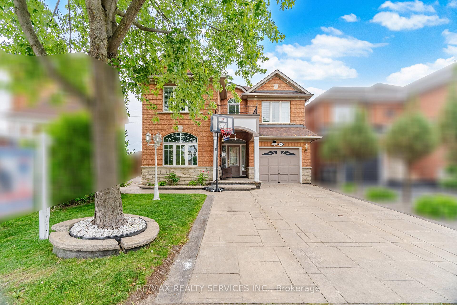 Photo 2 of 44 Brambirch Crescent, Brampton, Northwest Sandalwood Parkway — HOMEH