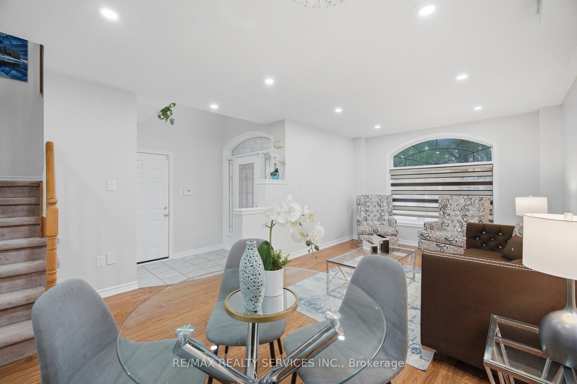 Photo 12 of 44 Brambirch Crescent, Brampton, Northwest Sandalwood Parkway — HOMEH