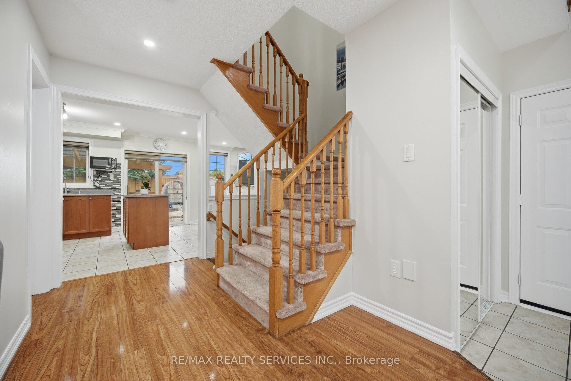 Photo 21 of 44 Brambirch Crescent, Brampton, Northwest Sandalwood Parkway — HOMEH