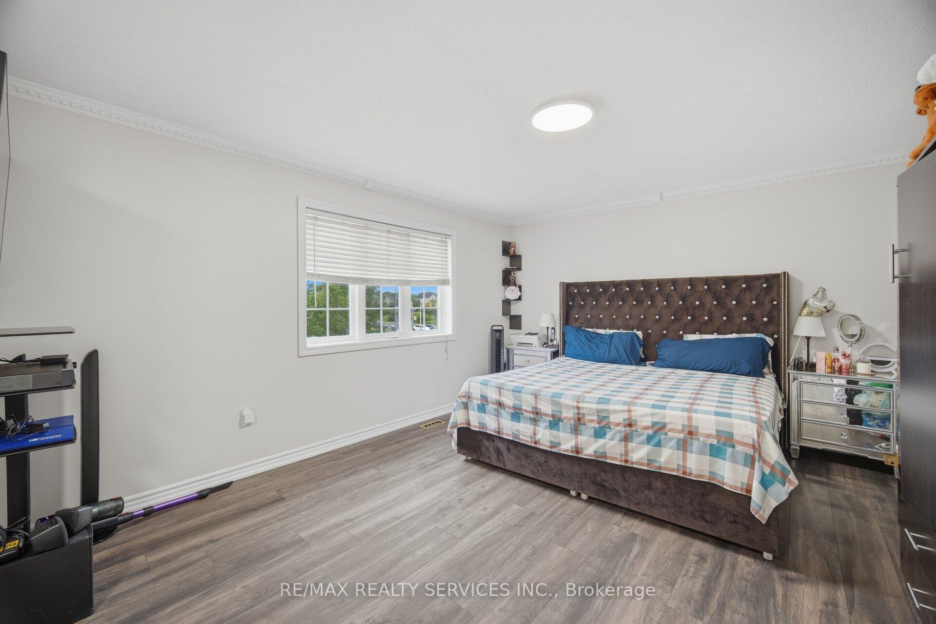 Photo 24 of 44 Brambirch Crescent, Brampton, Northwest Sandalwood Parkway — HOMEH