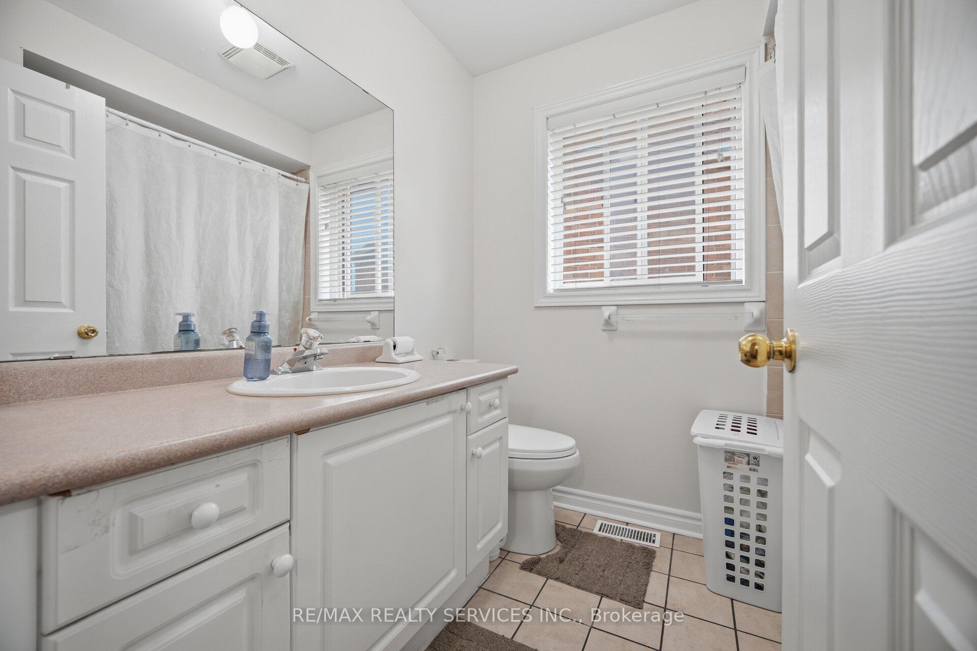 Photo 27 of 44 Brambirch Crescent, Brampton, Northwest Sandalwood Parkway — HOMEH