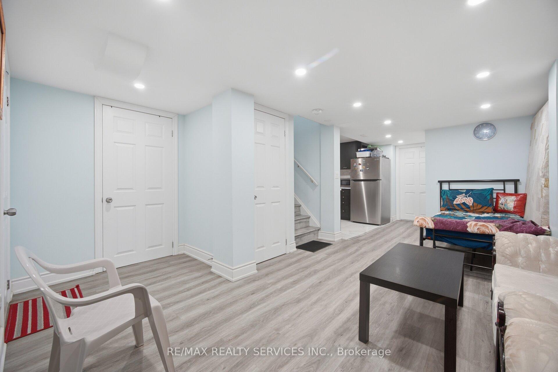 Photo 34 of 44 Brambirch Crescent, Brampton, Northwest Sandalwood Parkway — HOMEH