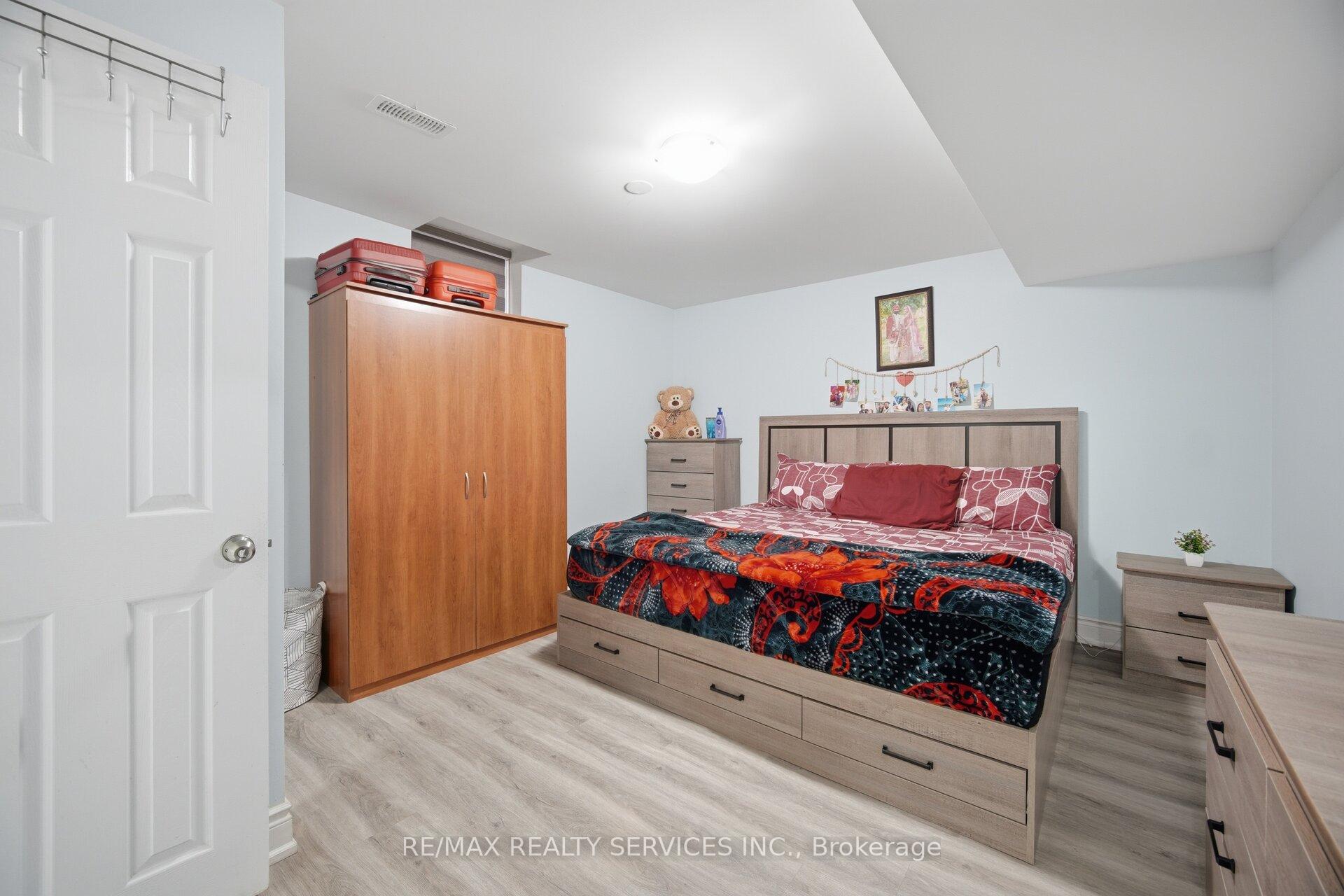 Photo 36 of 44 Brambirch Crescent, Brampton, Northwest Sandalwood Parkway — HOMEH