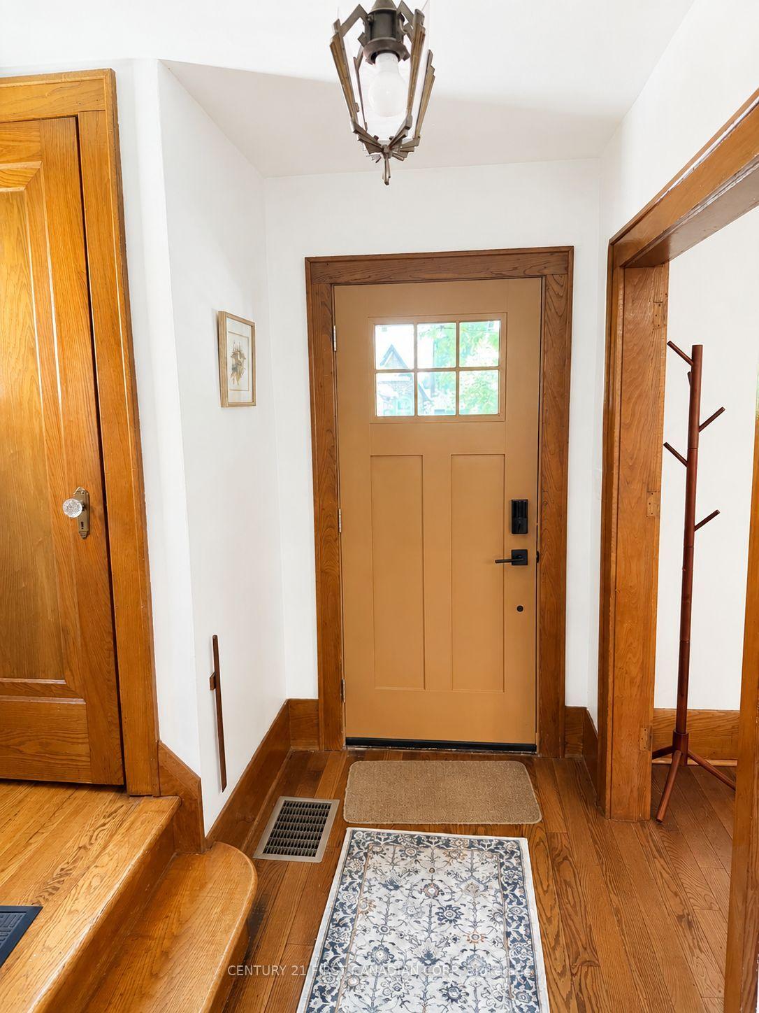 Photo 3 of 5 Clenray Place, London, East B — HOMEH