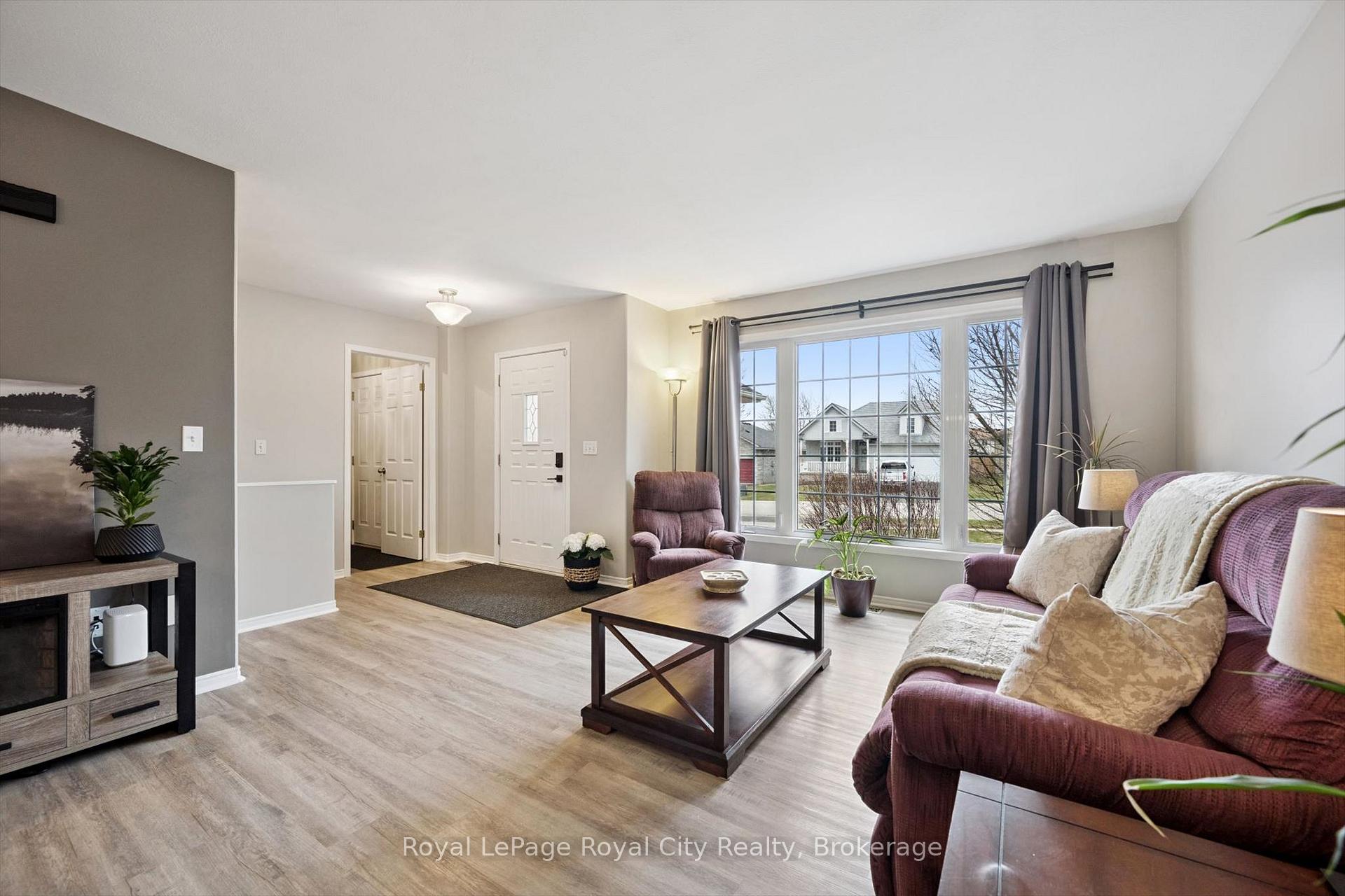 Photo 9 of 119 Meadowridge Drive, St. Marys — HOMEH