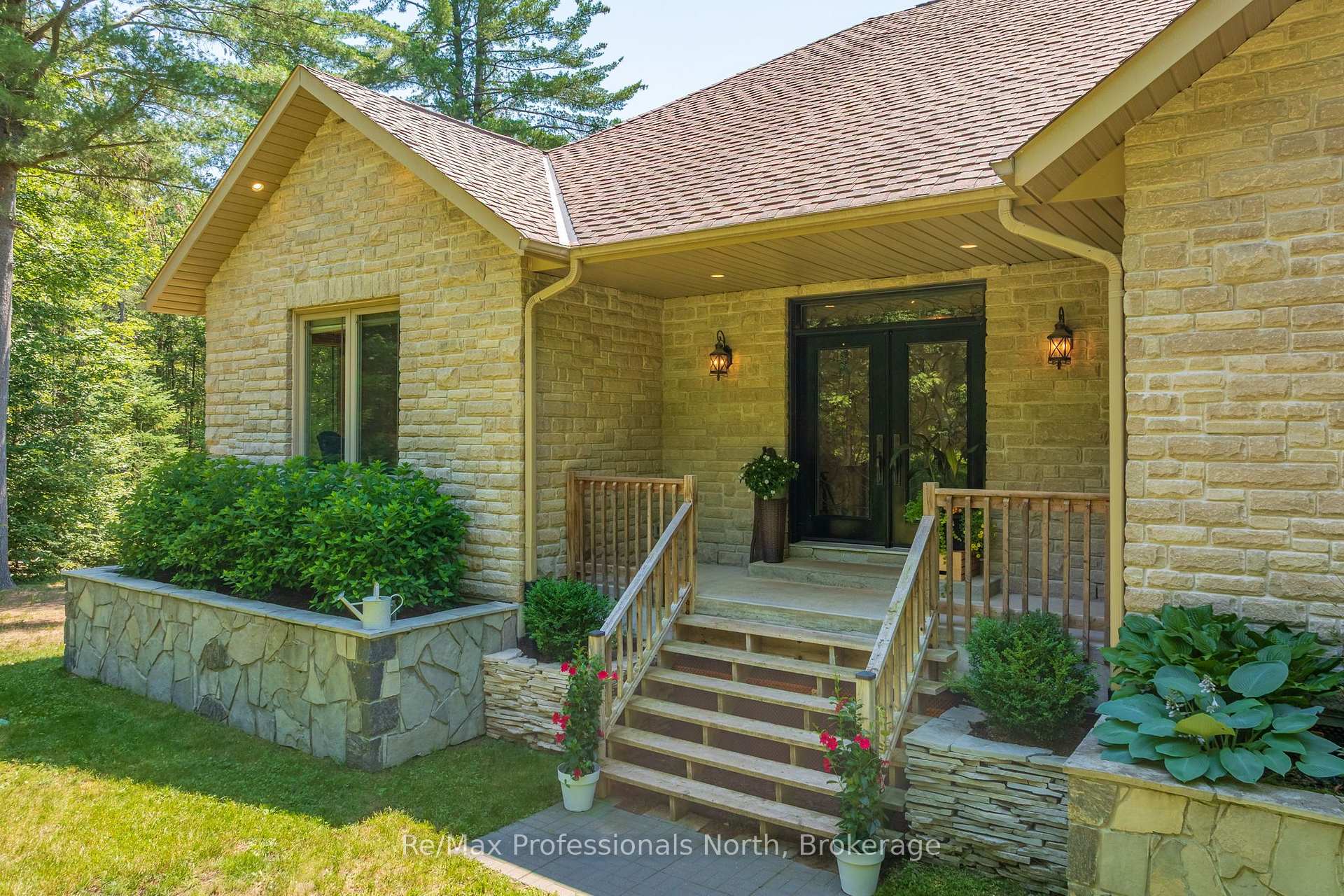Photo 3 of 2452 Doe Lake Road, Gravenhurst, Ryde — HOMEH