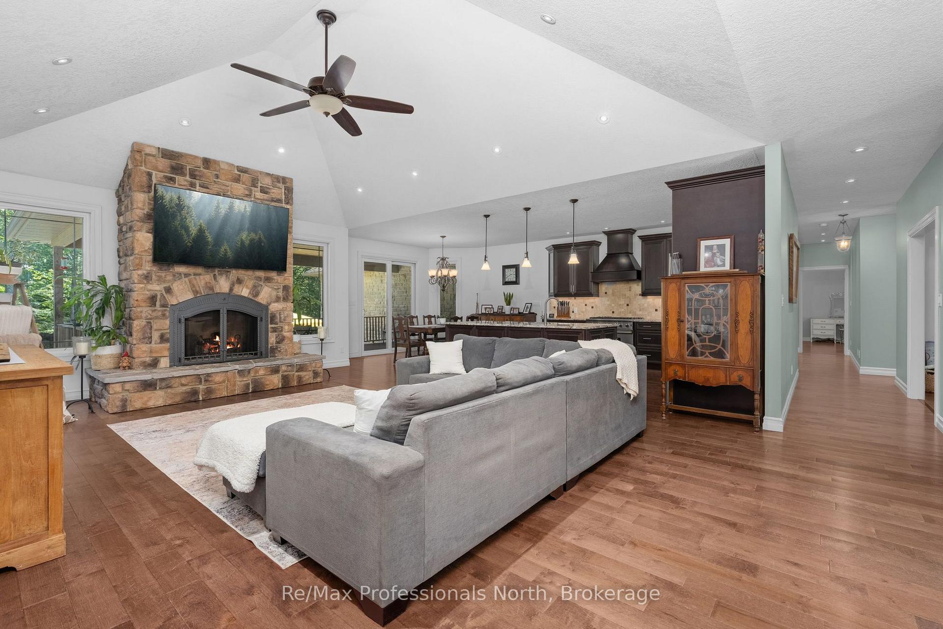 Photo 5 of 2452 Doe Lake Road, Gravenhurst, Ryde — HOMEH