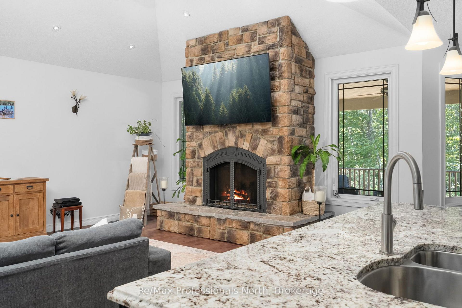 Photo 13 of 2452 Doe Lake Road, Gravenhurst, Ryde — HOMEH