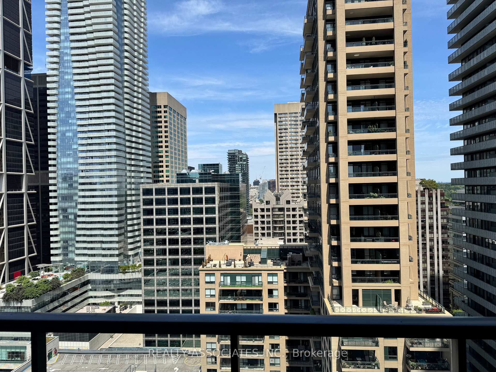 Photo 6 of Unit 2210, 33 Charles Street E, Toronto, Church-Yonge Corridor — HOMEH