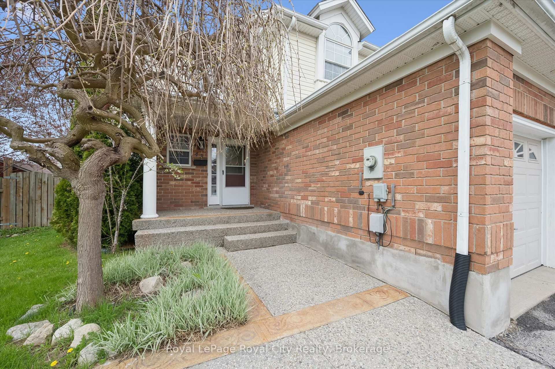 Photo 3 of 43 Kearney Street, Guelph, Grange Road — HOMEH