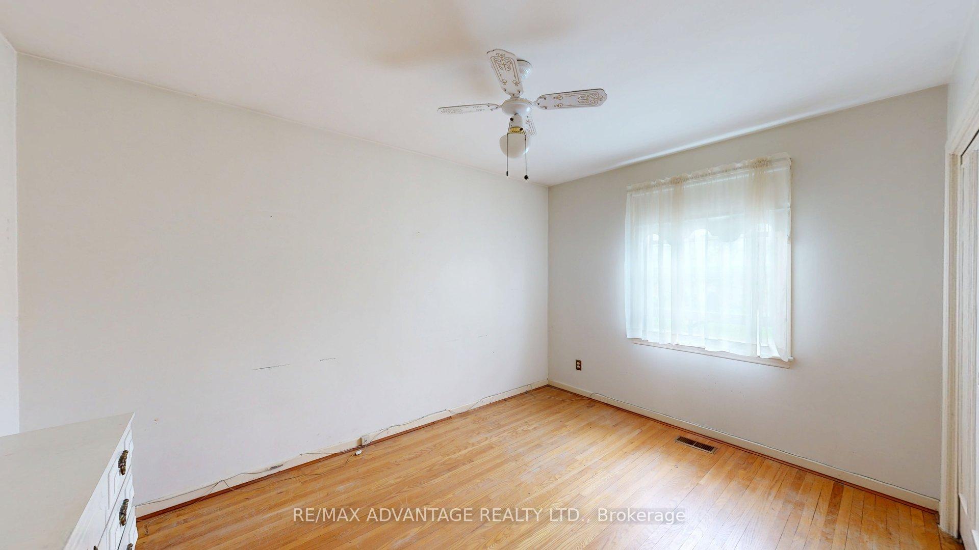 Photo 19 of 485 Chiddington Avenue, London, South R — HOMEH