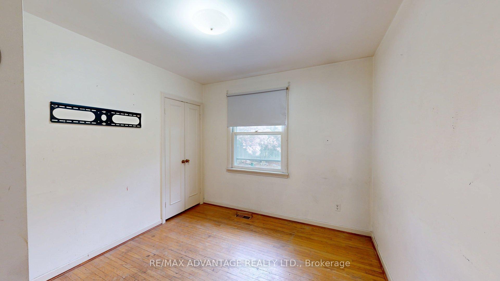 Photo 20 of 485 Chiddington Avenue, London, South R — HOMEH
