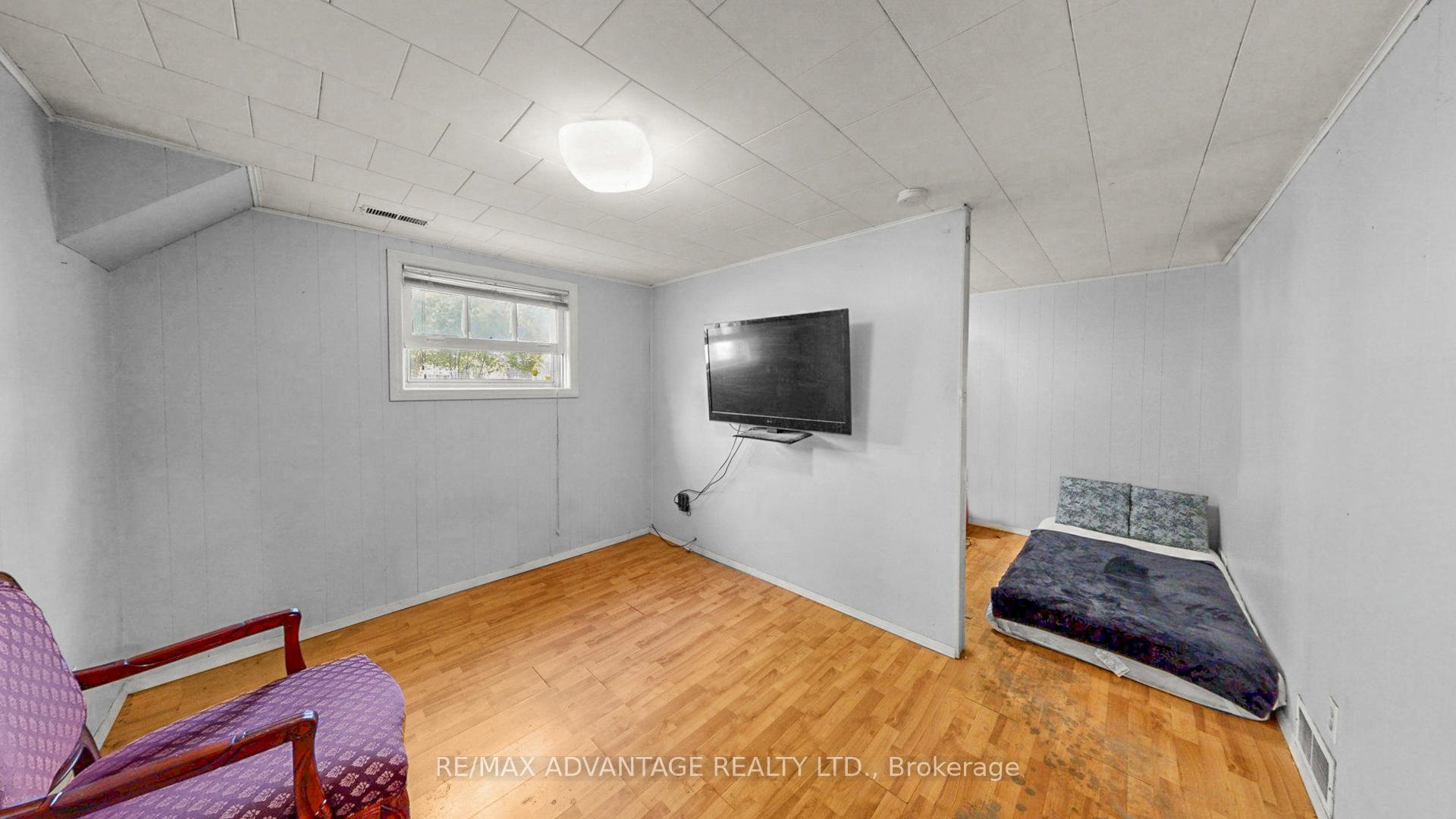 Photo 28 of 485 Chiddington Avenue, London, South R — HOMEH