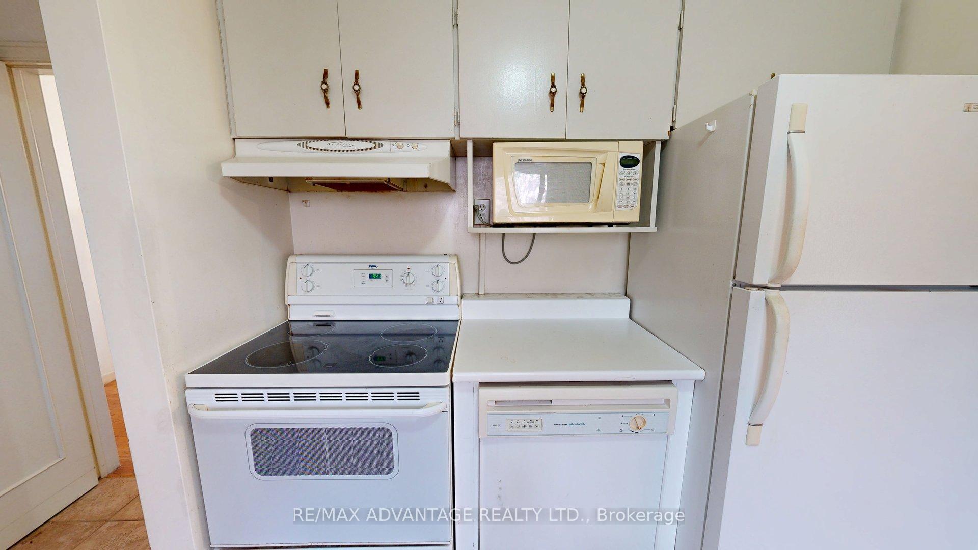 Photo 16 of 485 Chiddington Avenue, London, South R — HOMEH