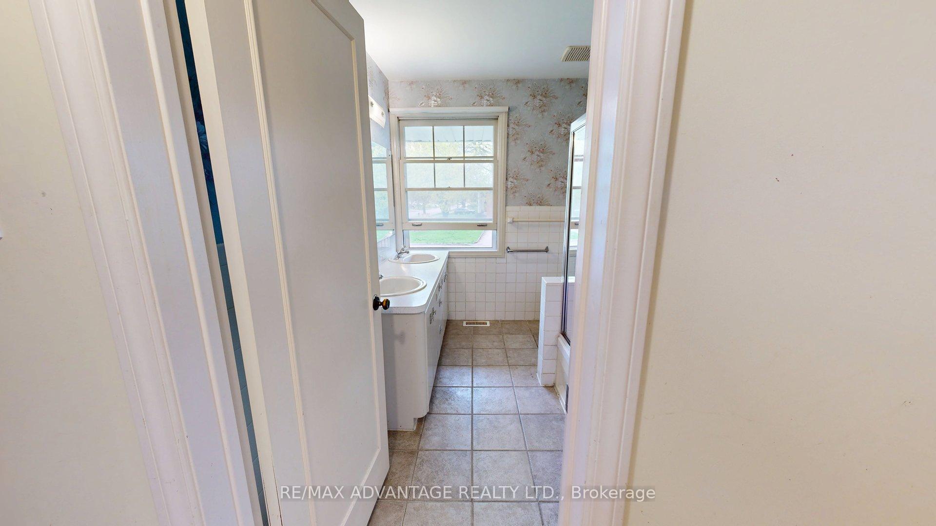 Photo 21 of 485 Chiddington Avenue, London, South R — HOMEH