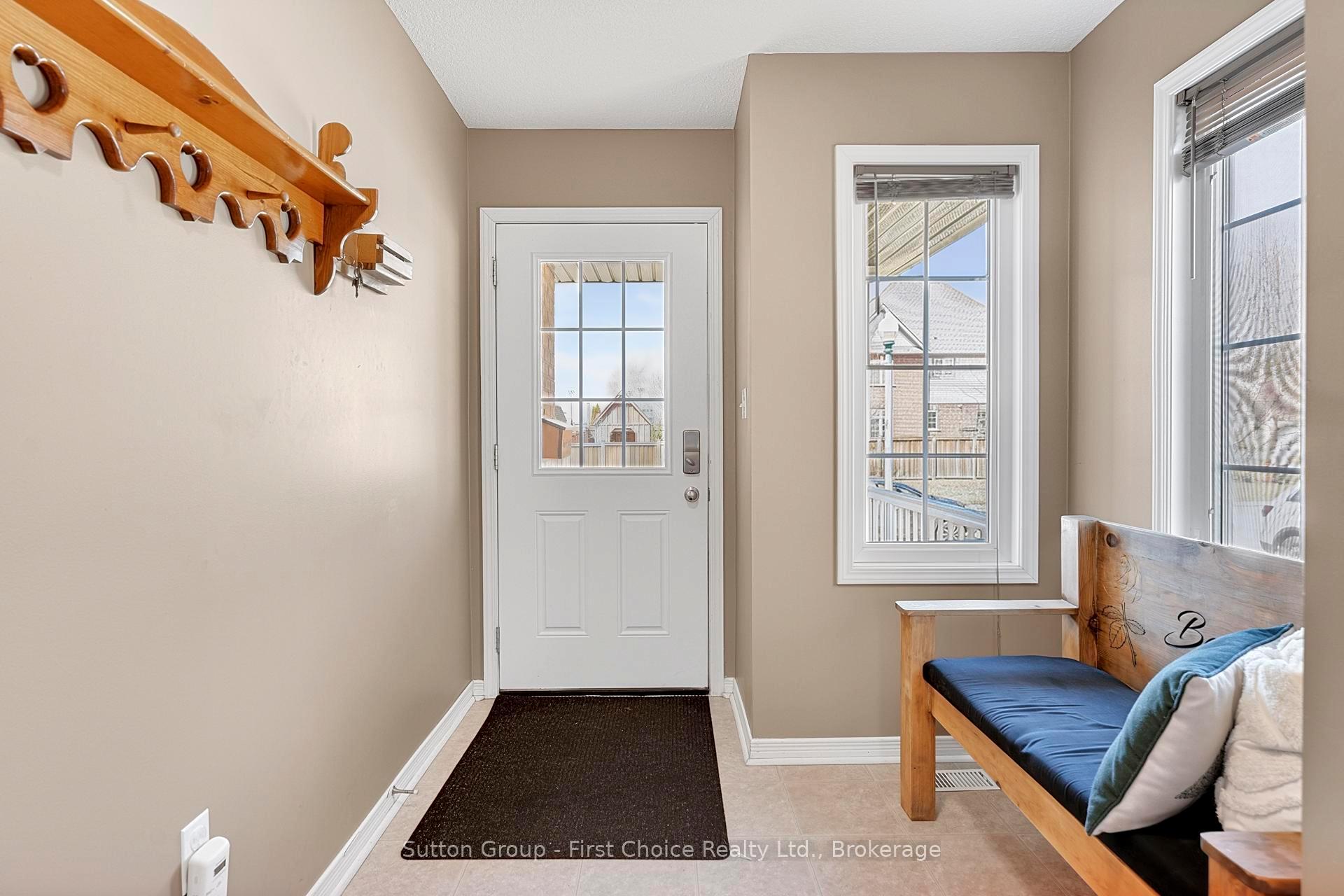Photo 10 of 670 Reid Crescent, North Perth, Listowel — HOMEH