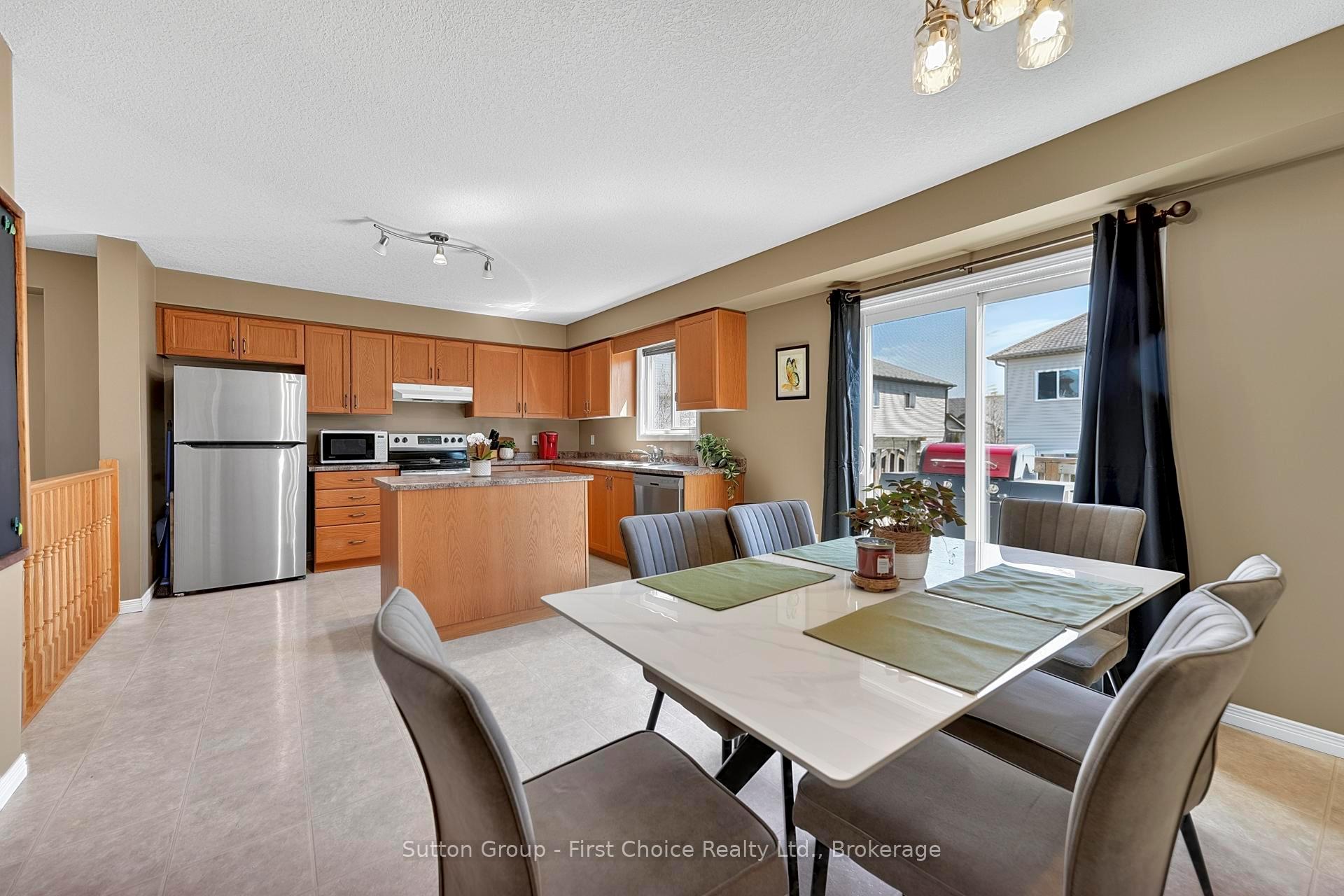 Photo 16 of 670 Reid Crescent, North Perth, Listowel — HOMEH