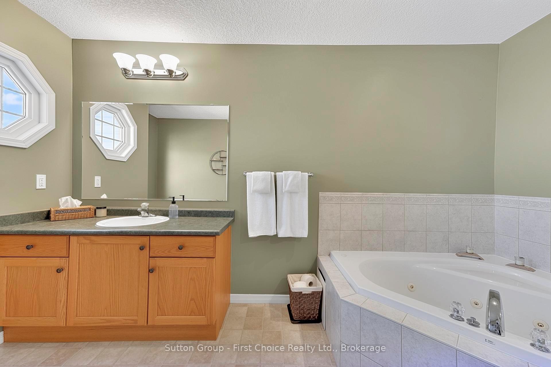 Photo 21 of 670 Reid Crescent, North Perth, Listowel — HOMEH