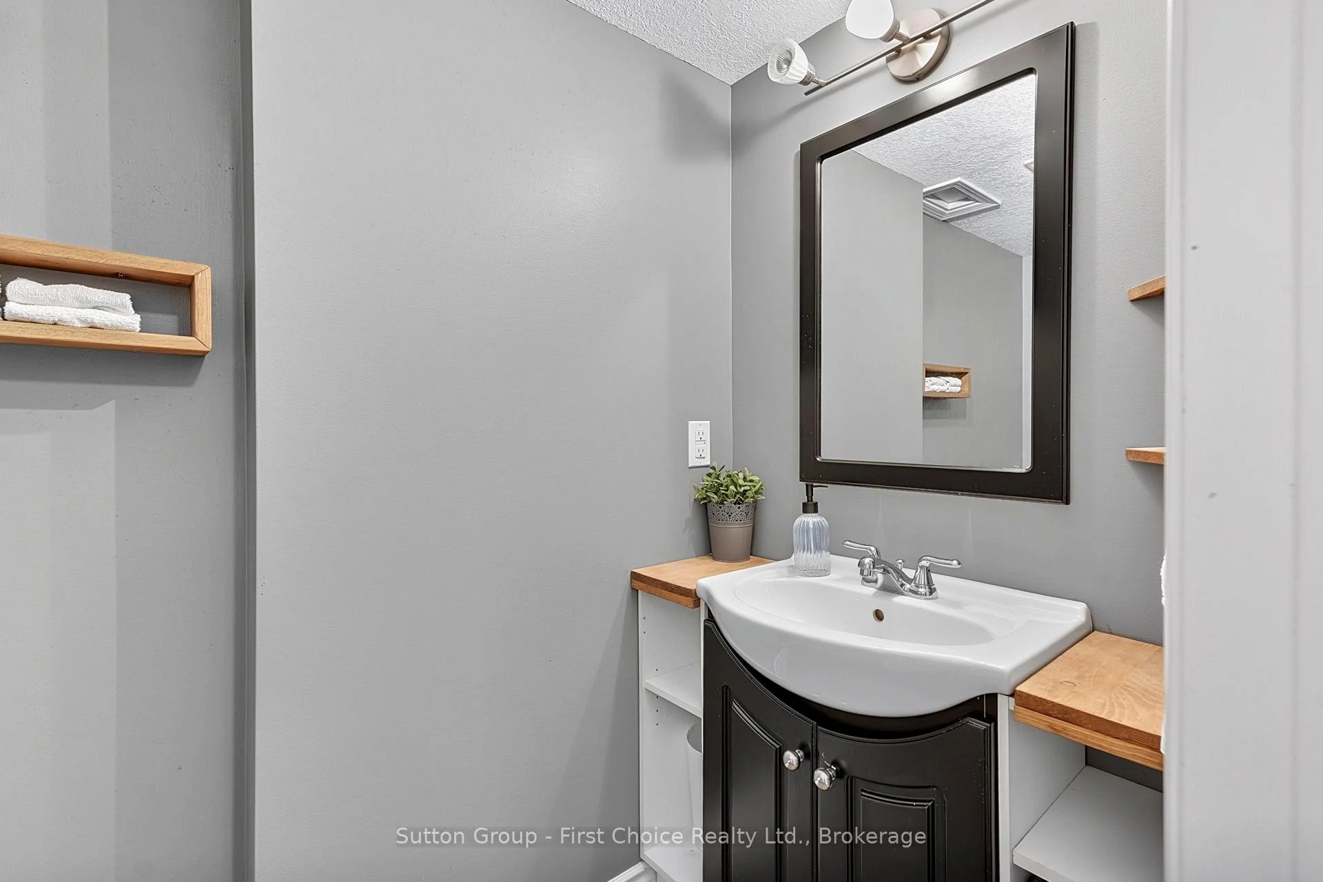Photo 41 of 670 Reid Crescent, North Perth, Listowel — HOMEH