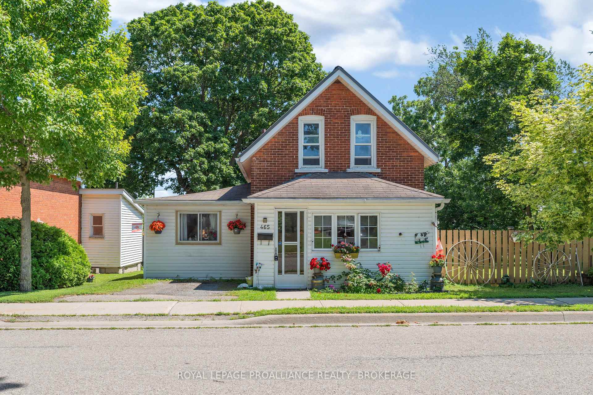 Photo 1 of 465 Garden Street, Gananoque, Gananoque — HOMEH