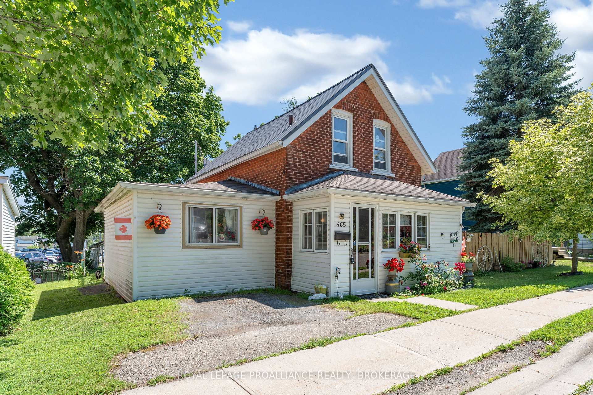 Photo 2 of 465 Garden Street, Gananoque, Gananoque — HOMEH