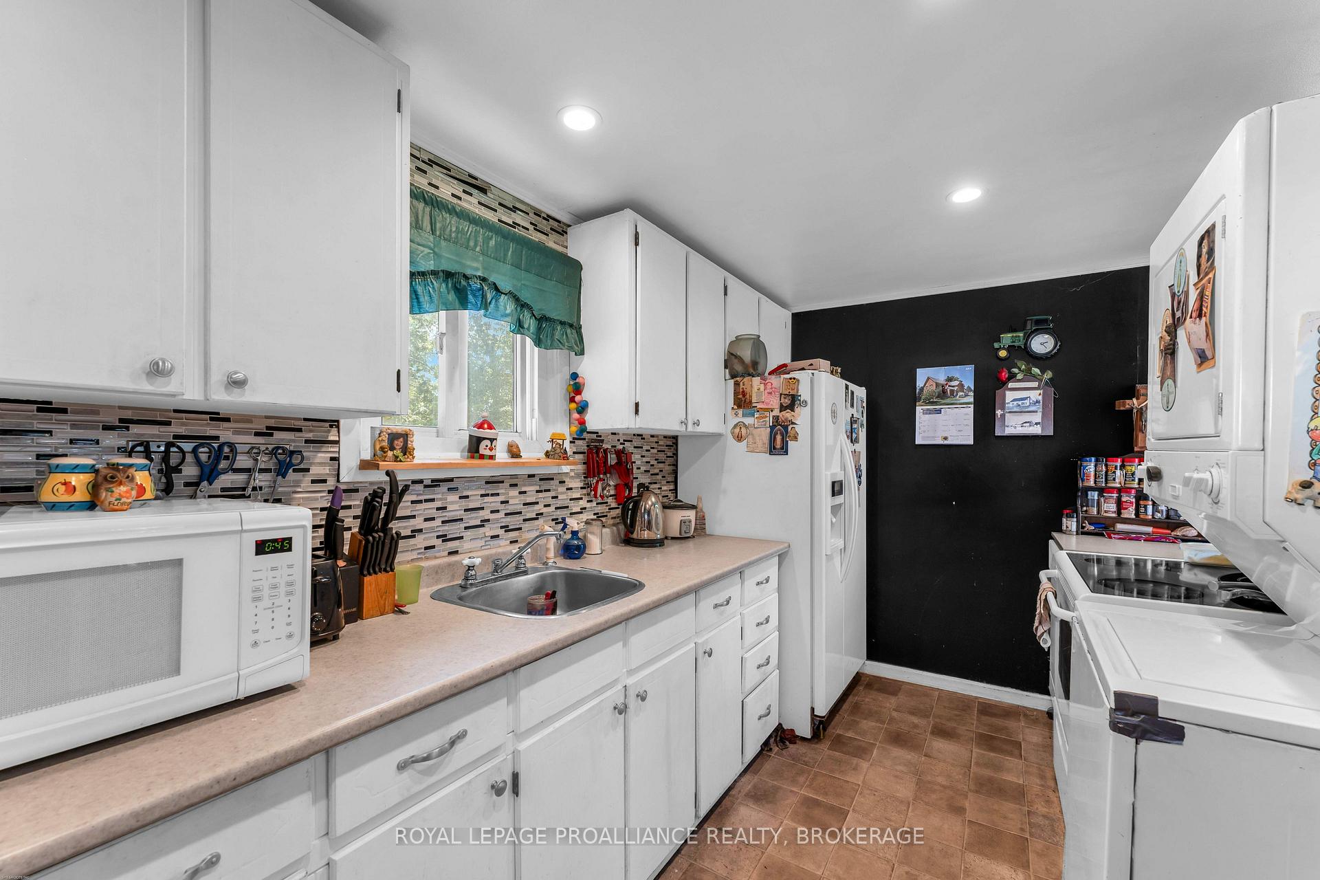 Photo 10 of 465 Garden Street, Gananoque, Gananoque — HOMEH