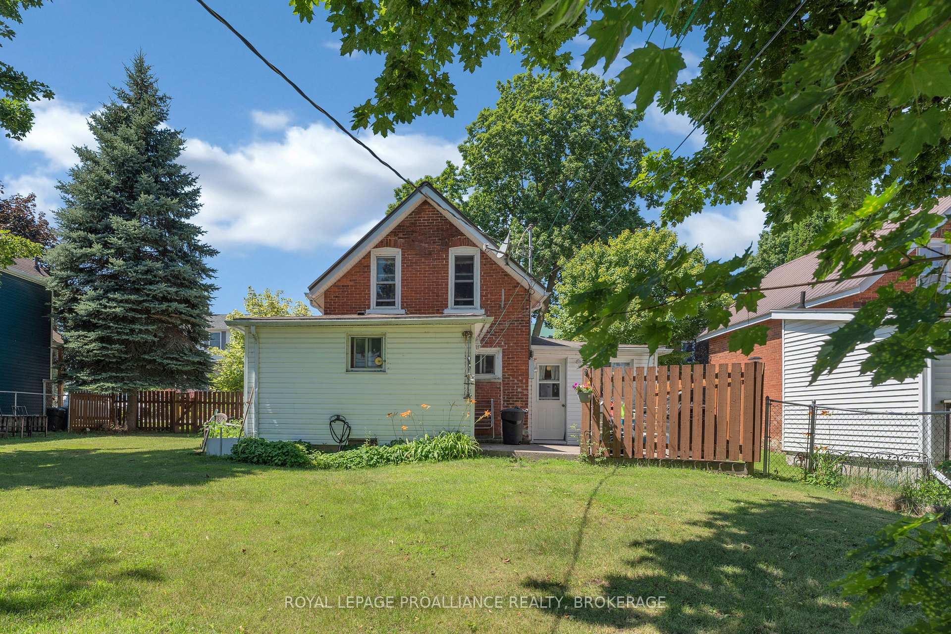 Photo 30 of 465 Garden Street, Gananoque, Gananoque — HOMEH