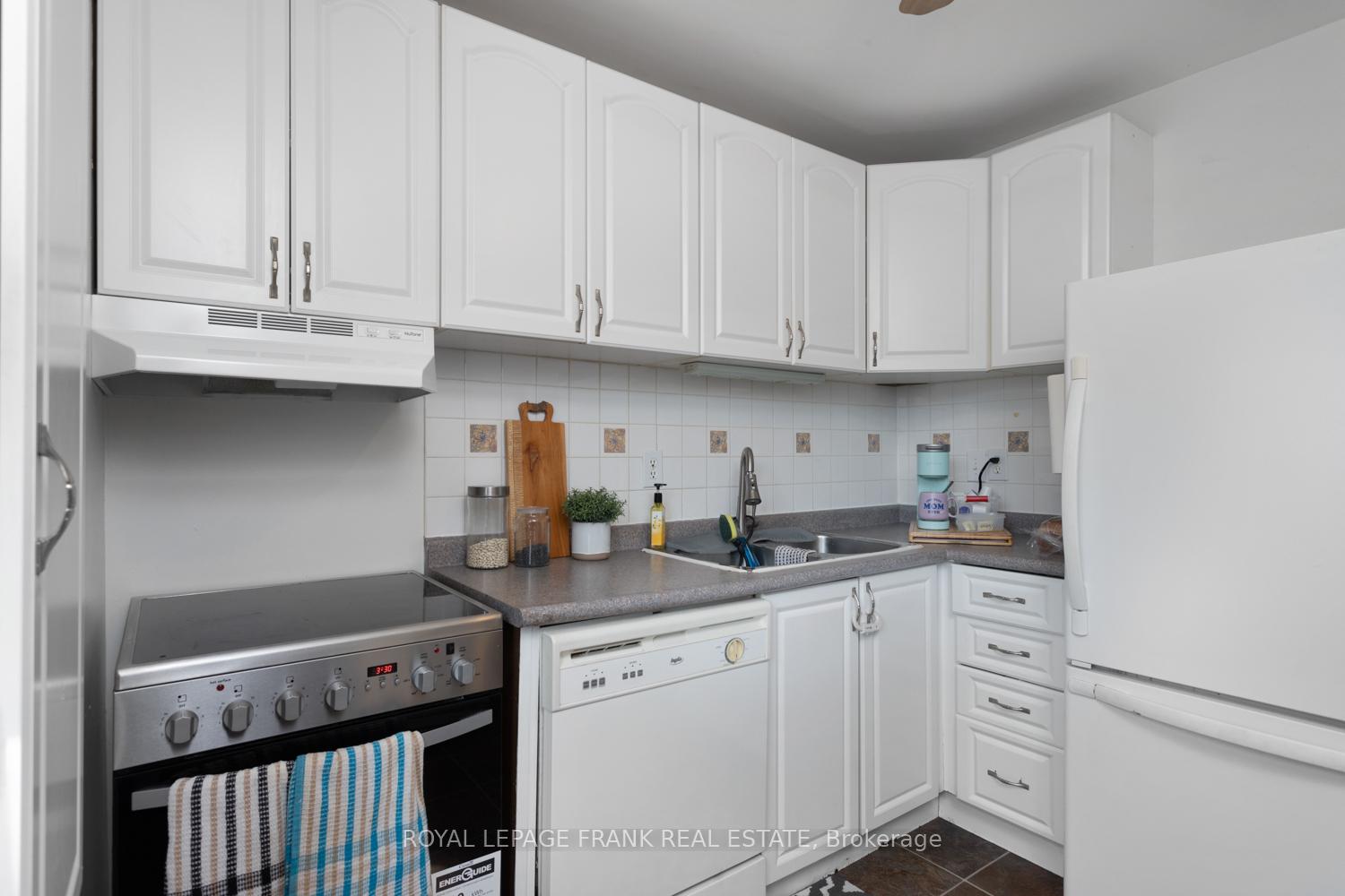 Photo 8 of Unit 42, 700 Harmony Road N, Oshawa, Pinecrest — HOMEH