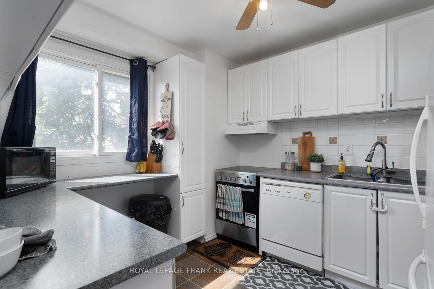 Photo 9 of Unit 42, 700 Harmony Road N, Oshawa, Pinecrest — HOMEH