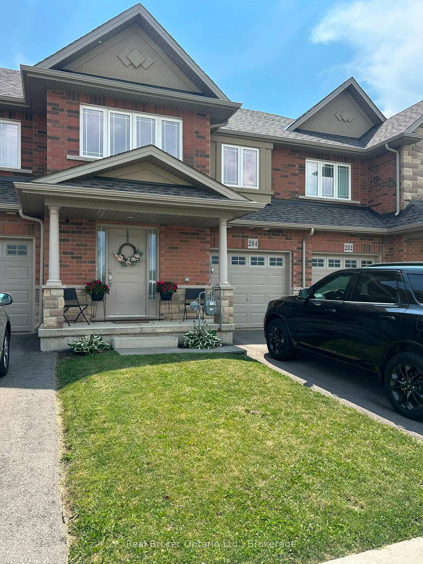 Photo 1 of 204 Dalgleish Trail, Hamilton, Rural Glanbrook — HOMEH