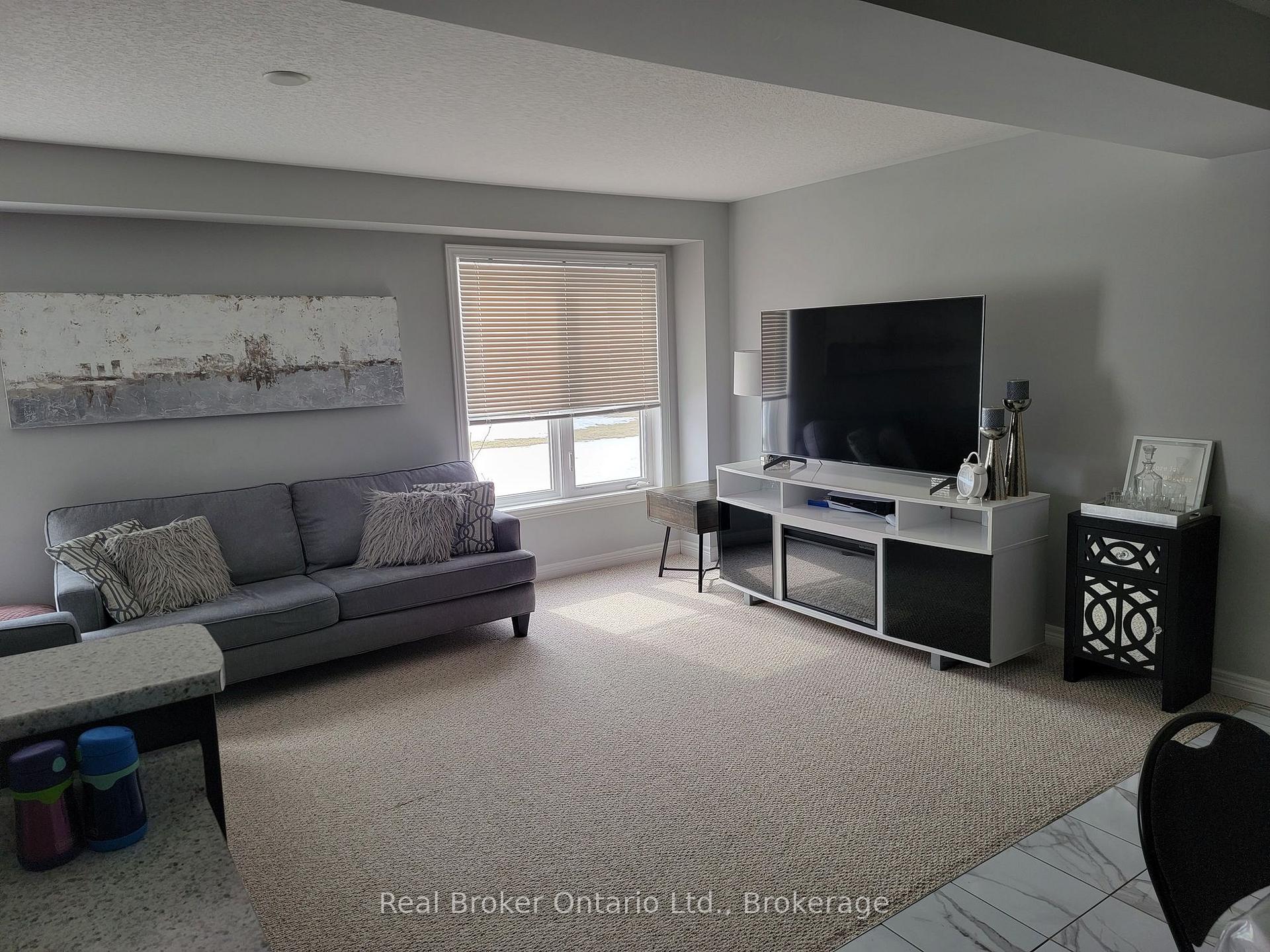 Photo 2 of 204 Dalgleish Trail, Hamilton, Rural Glanbrook — HOMEH