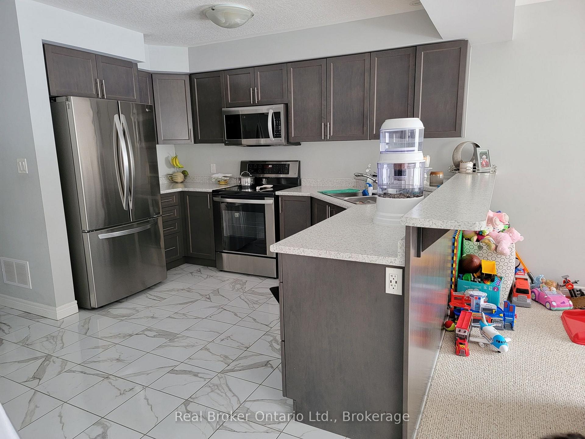 Photo 3 of 204 Dalgleish Trail, Hamilton, Rural Glanbrook — HOMEH