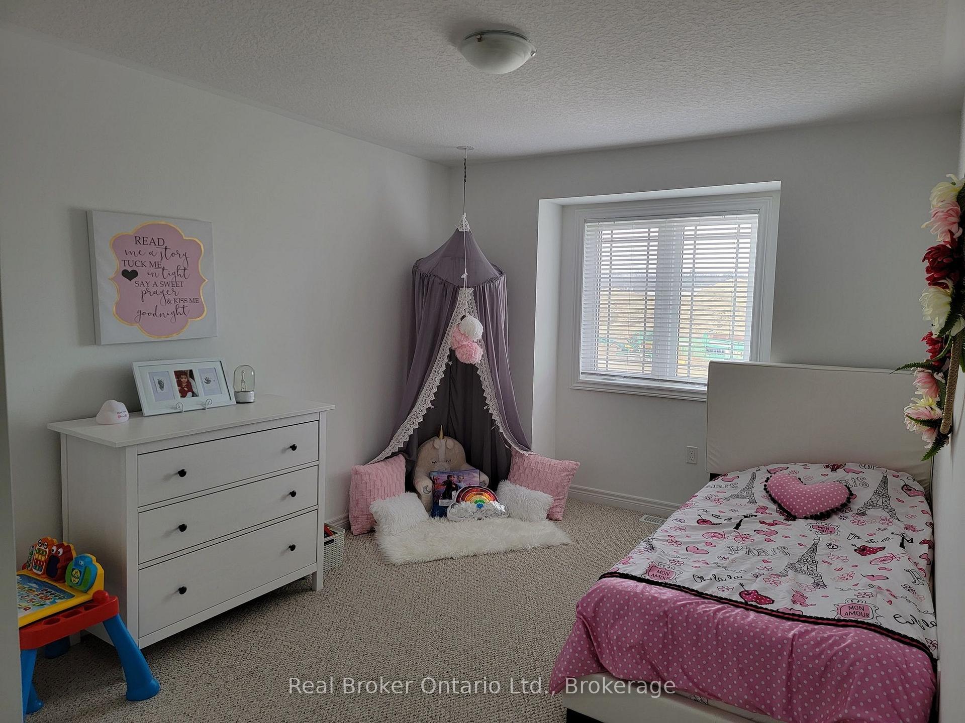 Photo 6 of 204 Dalgleish Trail, Hamilton, Rural Glanbrook — HOMEH