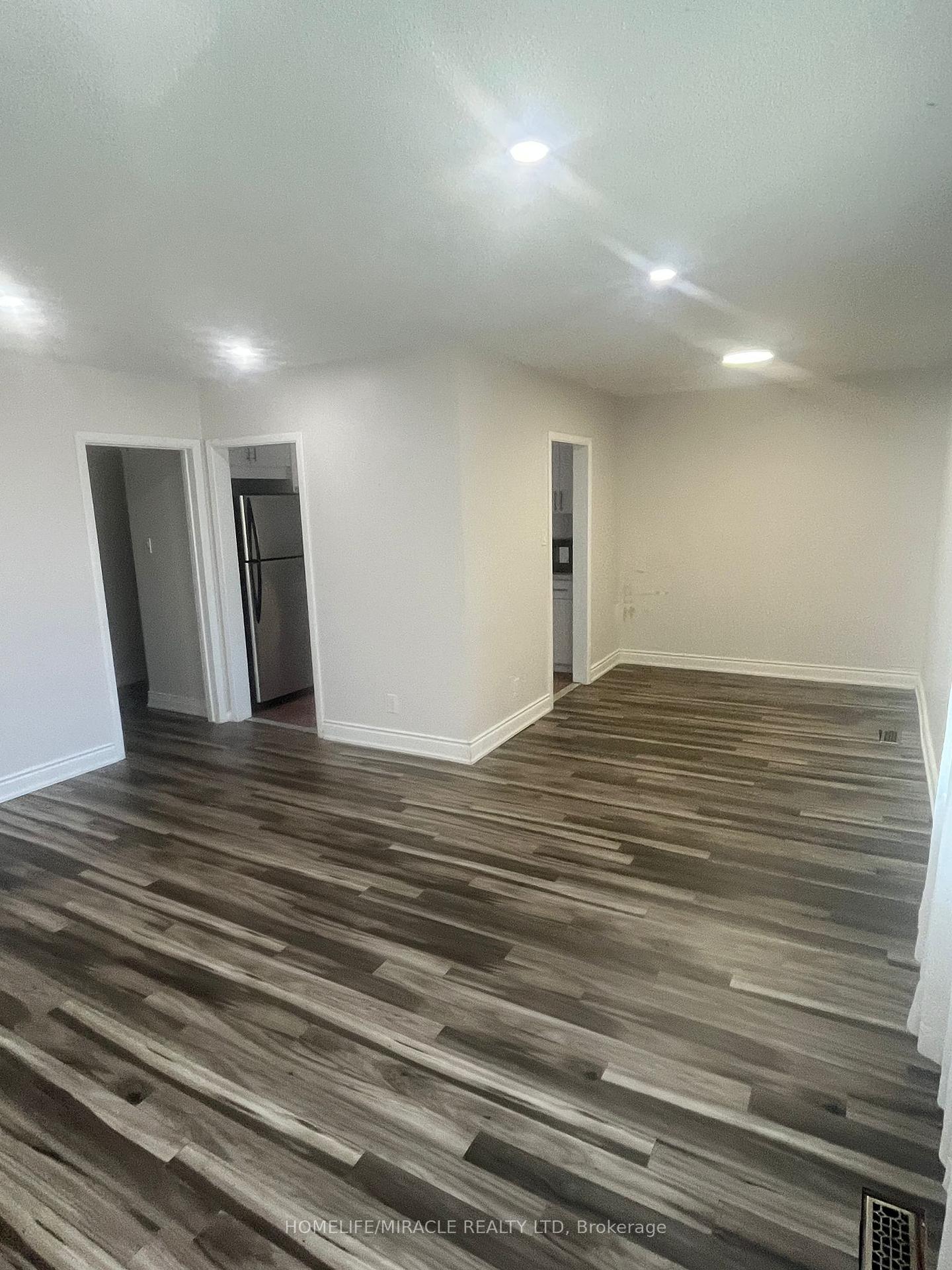 Photo 2 of Unit Upper, 75 Mcmurchy Avenue S, Brampton, Brampton South — HOMEH