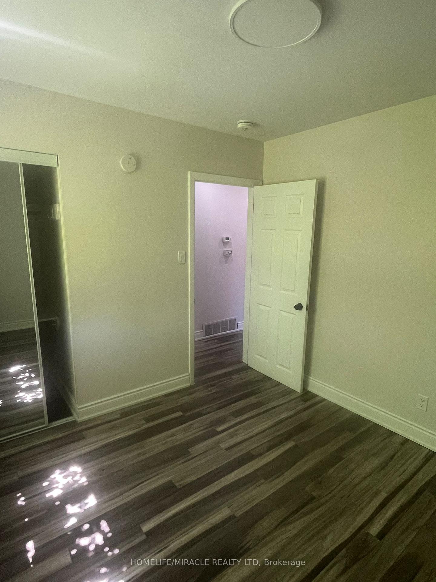 Photo 5 of Unit Upper, 75 Mcmurchy Avenue S, Brampton, Brampton South — HOMEH