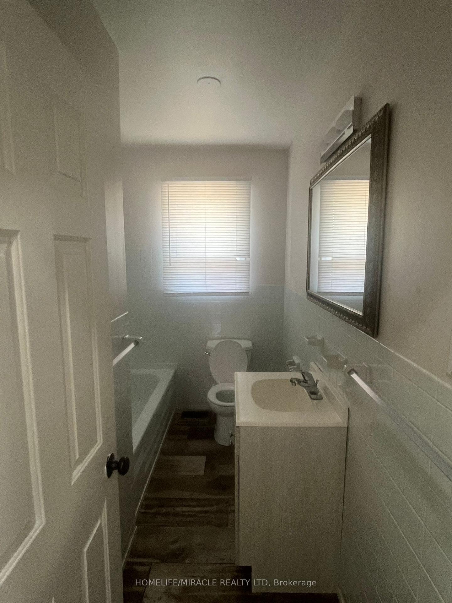 Photo 8 of Unit Upper, 75 Mcmurchy Avenue S, Brampton, Brampton South — HOMEH