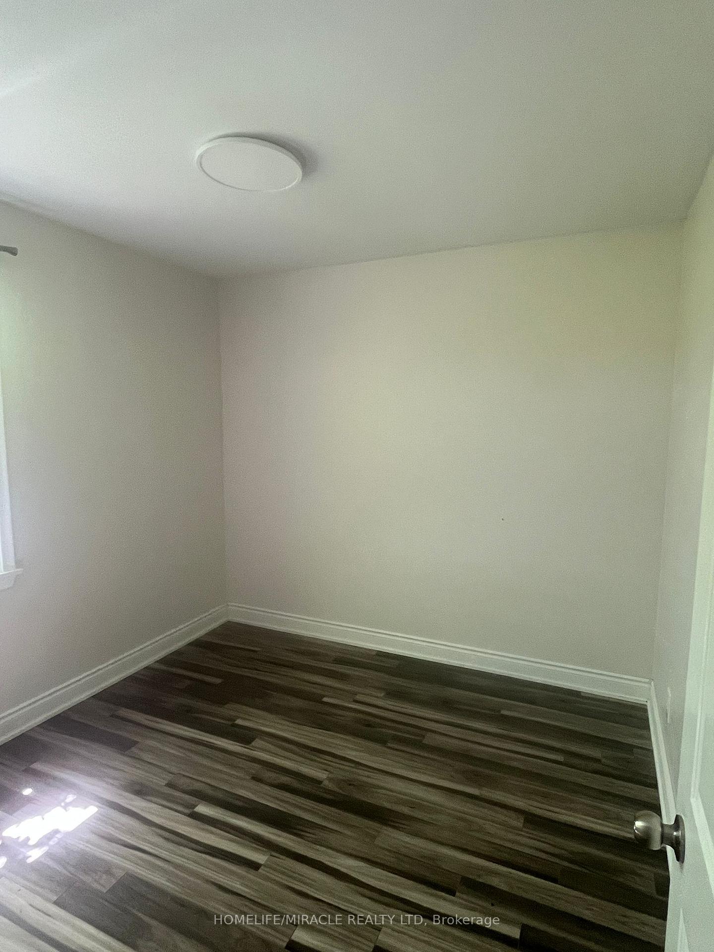 Photo 9 of Unit Upper, 75 Mcmurchy Avenue S, Brampton, Brampton South — HOMEH
