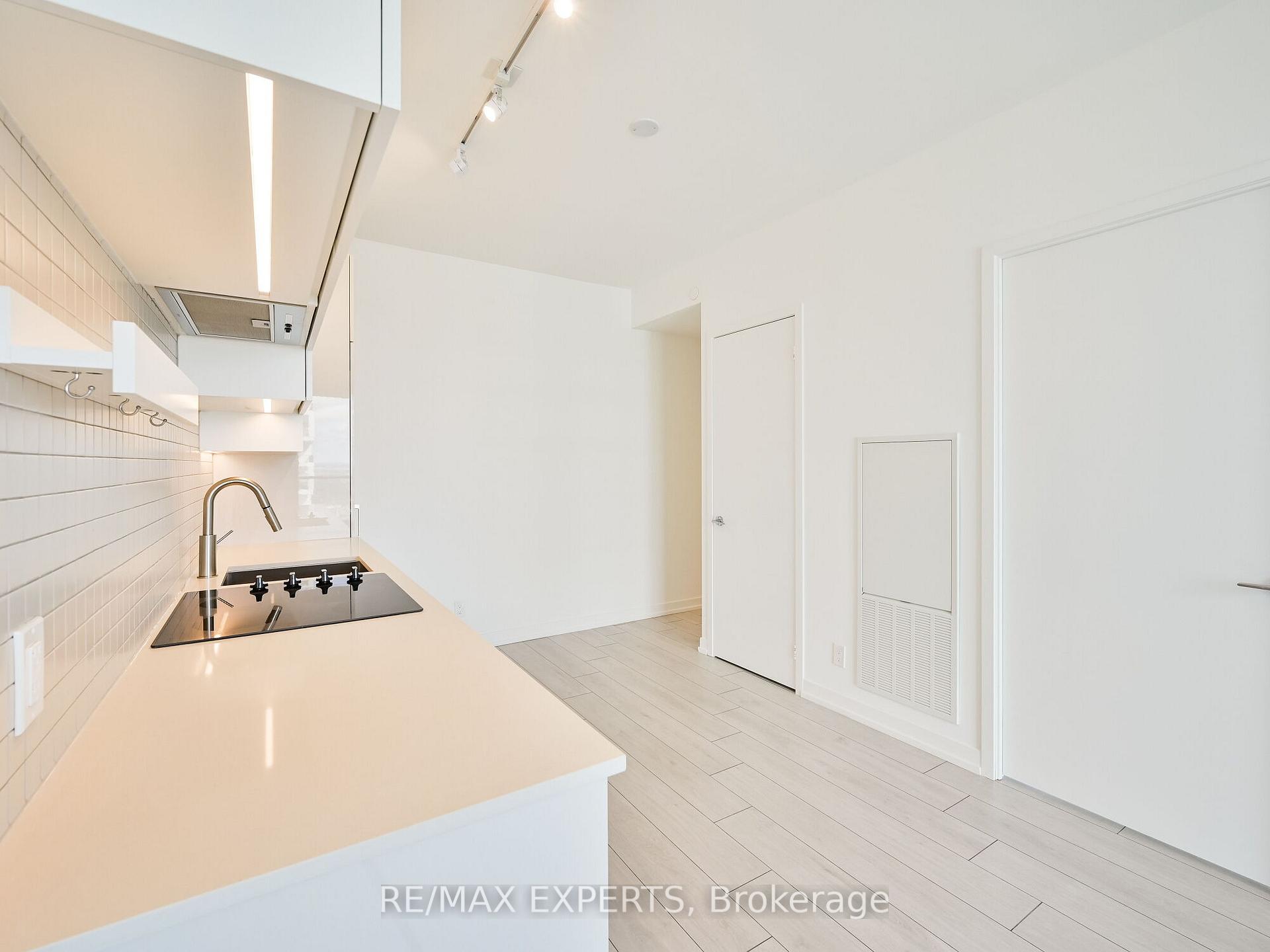 Photo 7 of Unit 5910, 950 Portage Parkway, Vaughan, Vaughan Corporate Centre — HOMEH