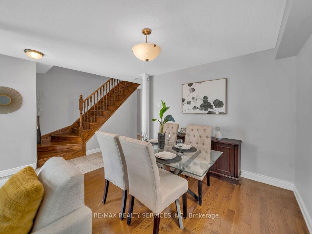 Photo 8 of 122 Dells Crescent, Brampton, Fletcher's Meadow — HOMEH