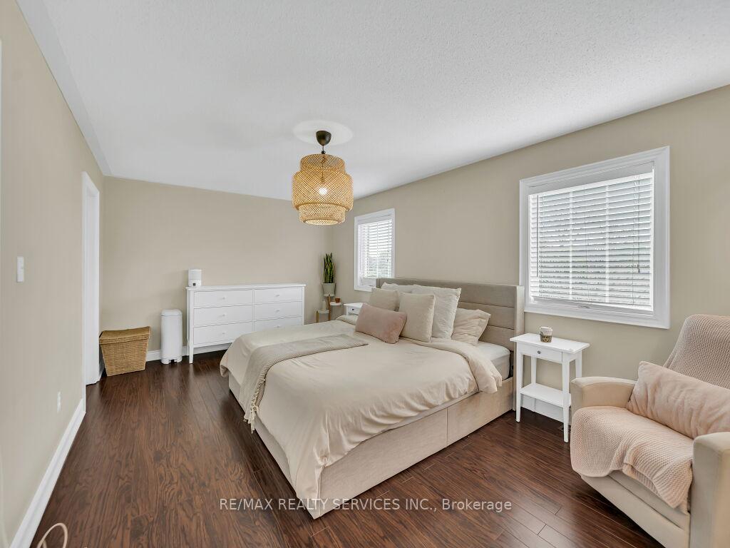Photo 19 of 122 Dells Crescent, Brampton, Fletcher's Meadow — HOMEH