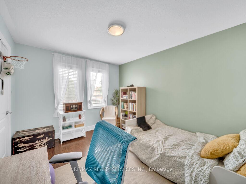 Photo 25 of 122 Dells Crescent, Brampton, Fletcher's Meadow — HOMEH