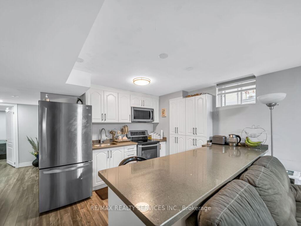 Photo 34 of 122 Dells Crescent, Brampton, Fletcher's Meadow — HOMEH
