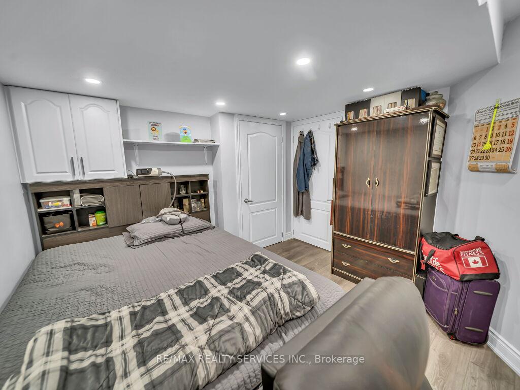 Photo 40 of 122 Dells Crescent, Brampton, Fletcher's Meadow — HOMEH